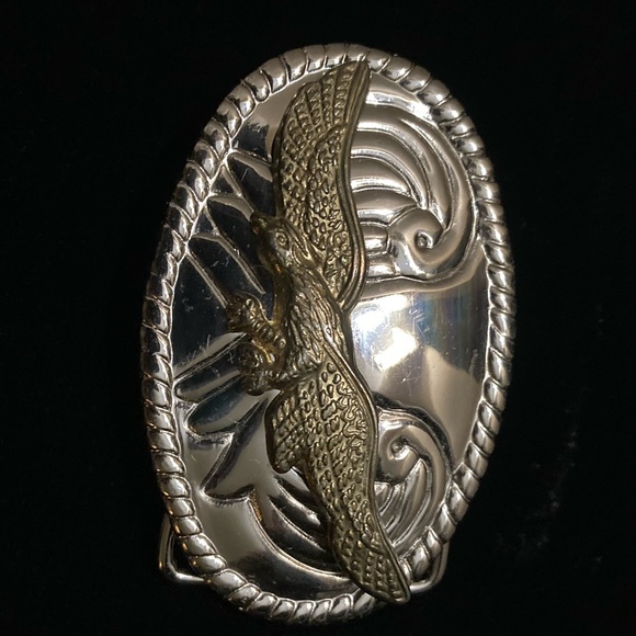 Western Style Belt Buckle with Bird in Flight - Picture 3 of 4